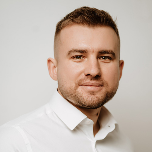 Андрей Максимов